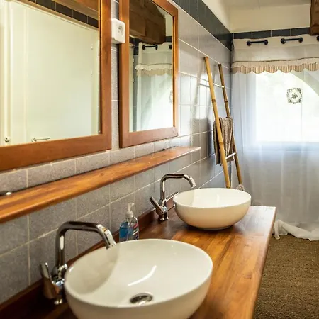 Escale Au Salagou Отель типа 