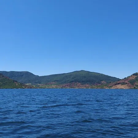 Escale Au Salagou
