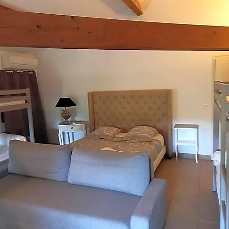Bed and Breakfast Escale Au Salagou 3*
